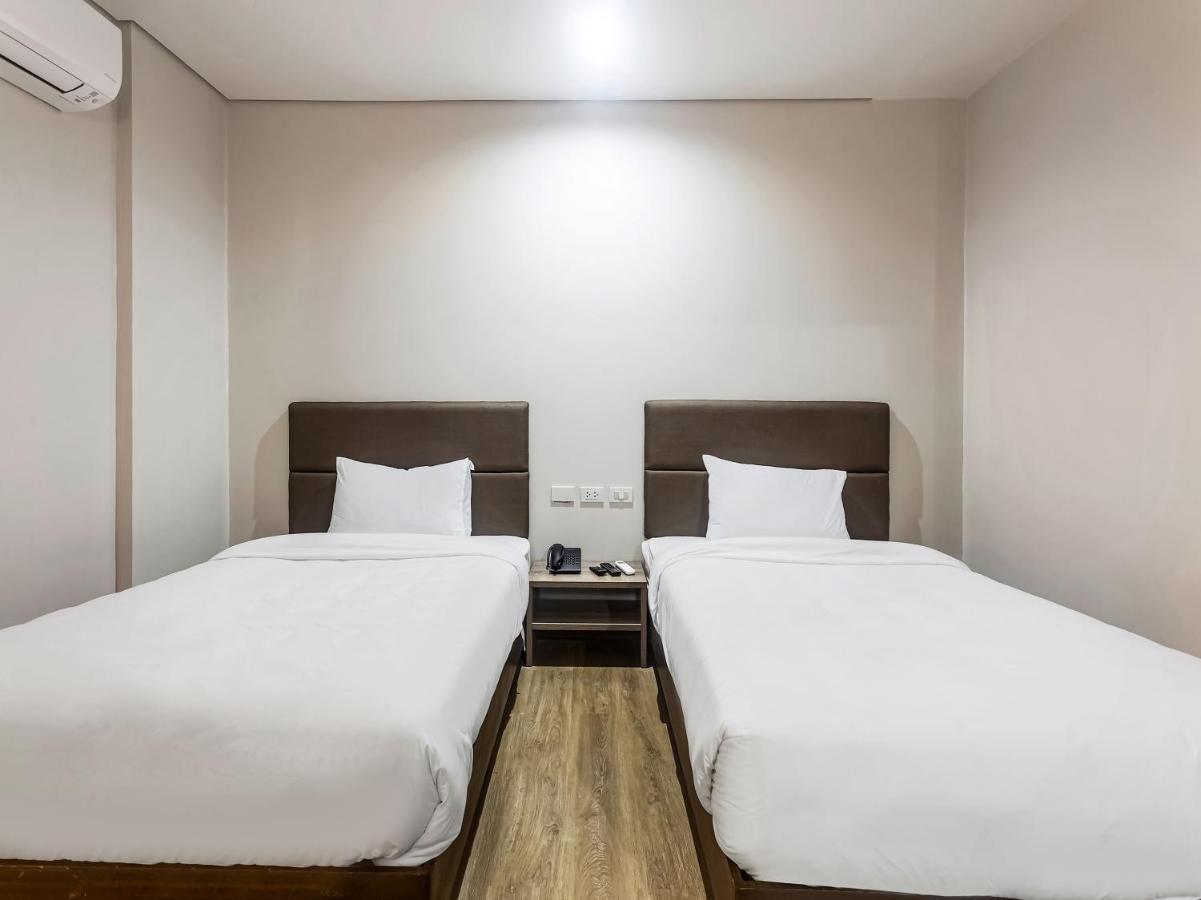 Airo Hotel Manila Esterno foto