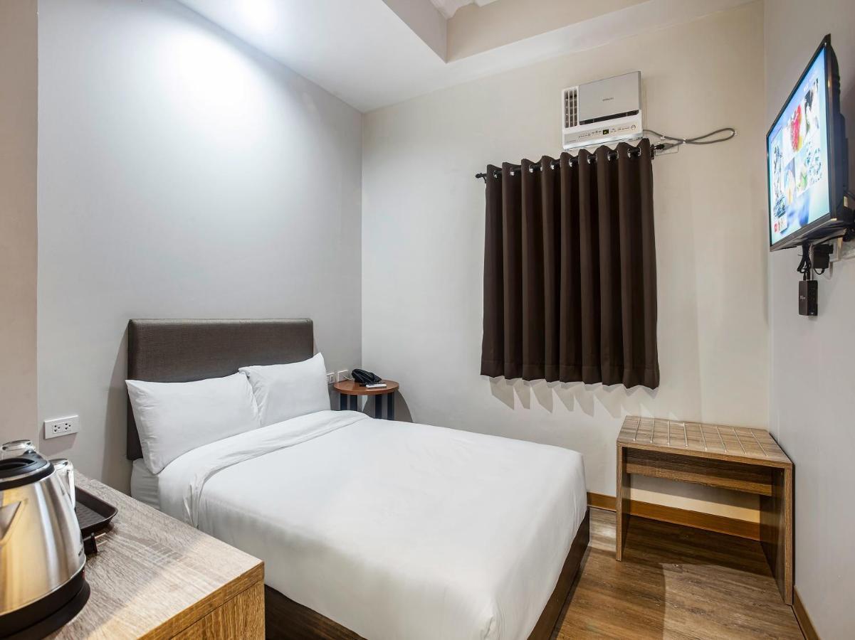 Airo Hotel Manila Esterno foto