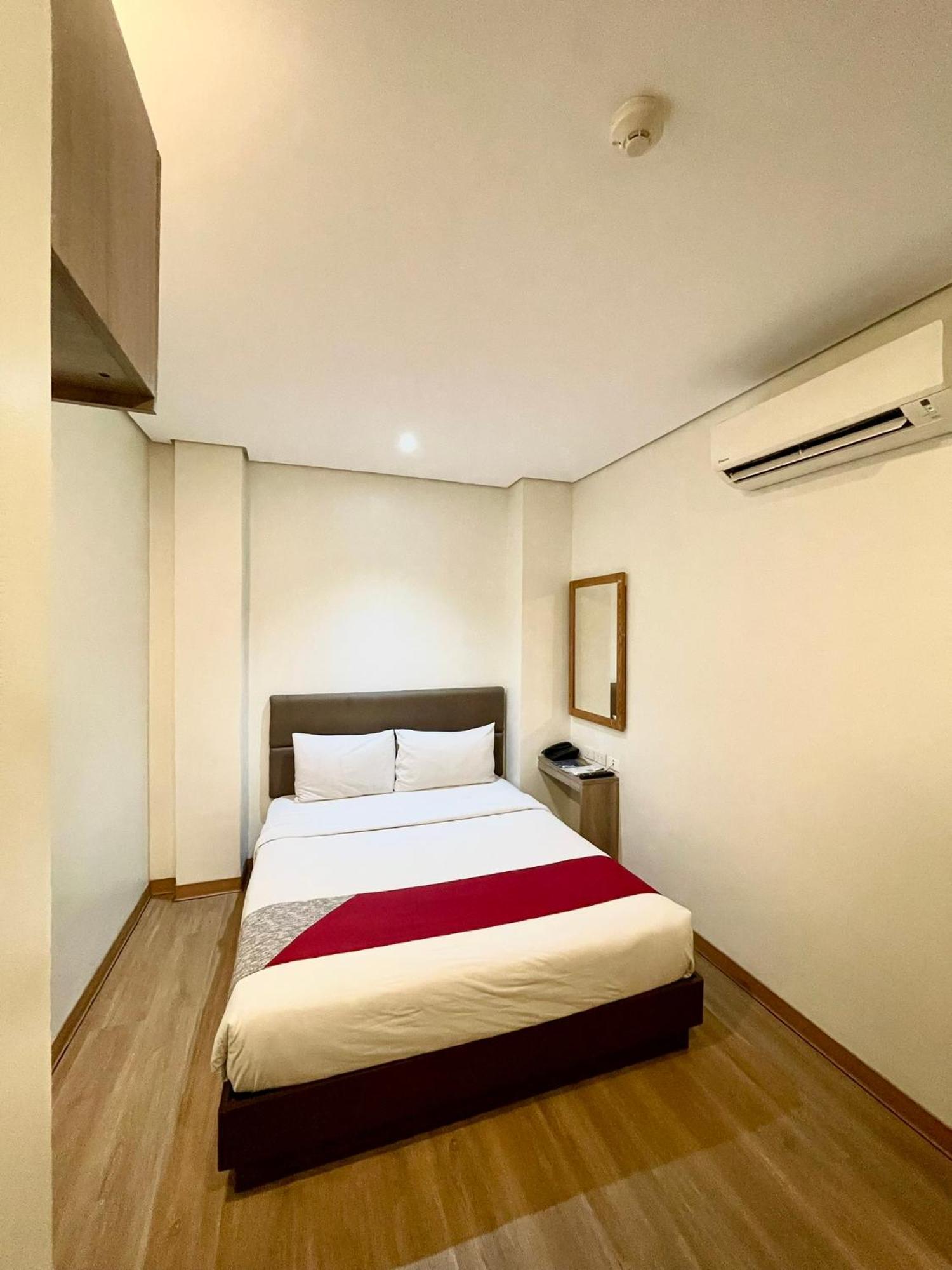 Airo Hotel Manila Esterno foto